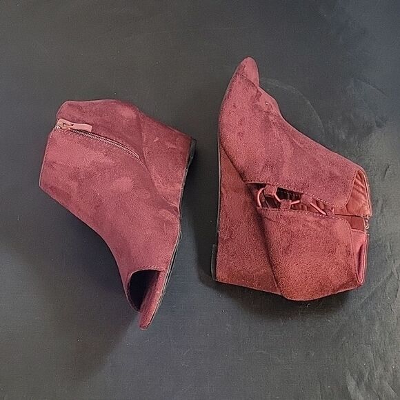 JOURNEE COLLECTION CUT-OUT OPEN TOE WOMEN'S WEDGE HEELS SHOES - Picture 6 of 16